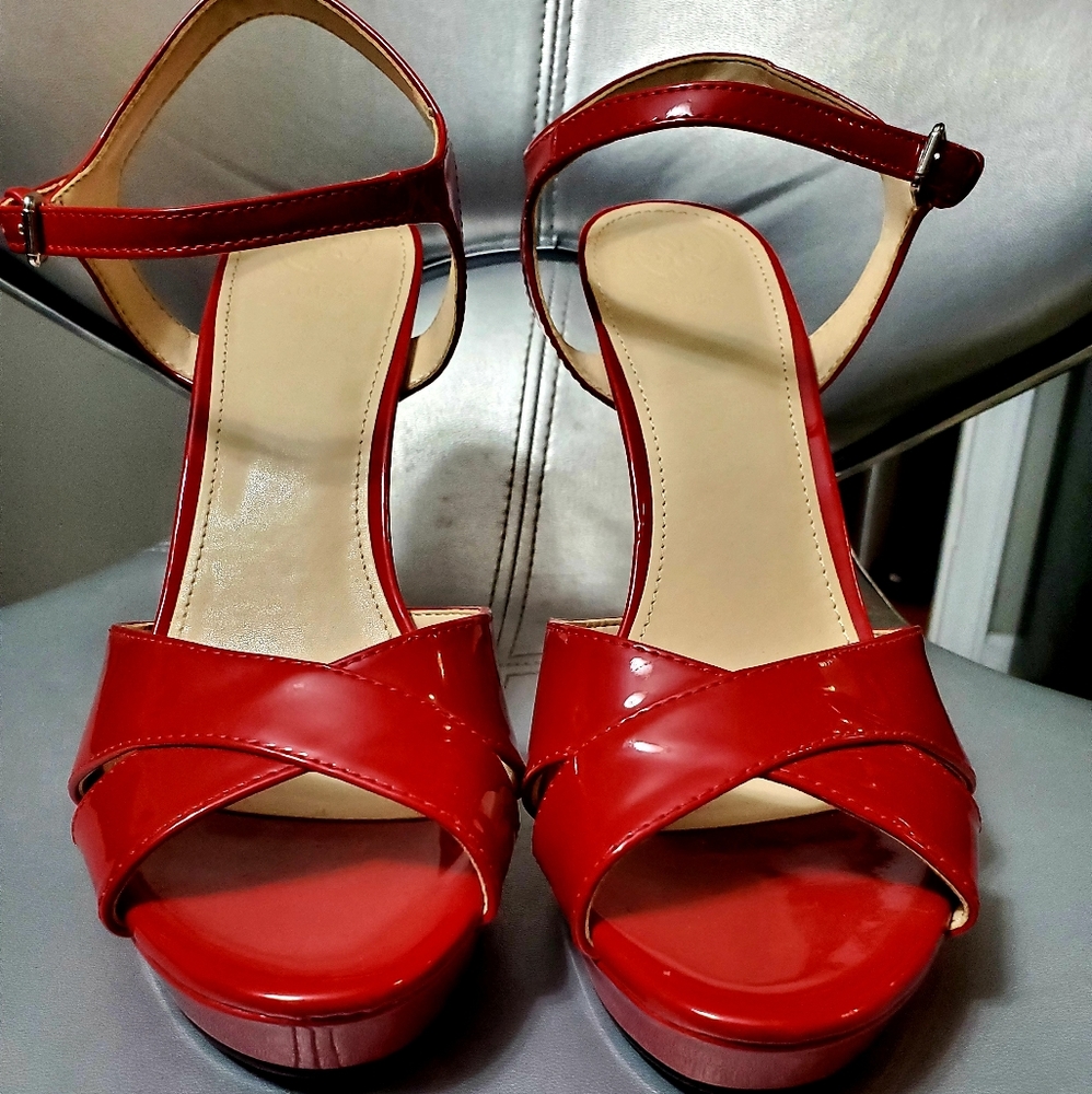 Red Guess Pumps